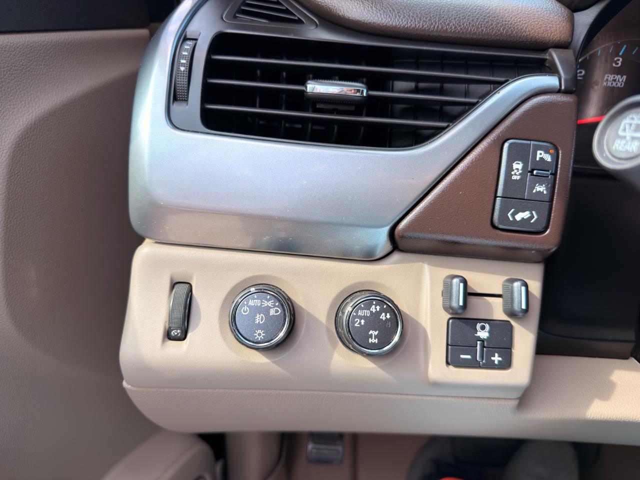 Chevrolet Suburban 4WD 4dr 1500 LTZ 2016