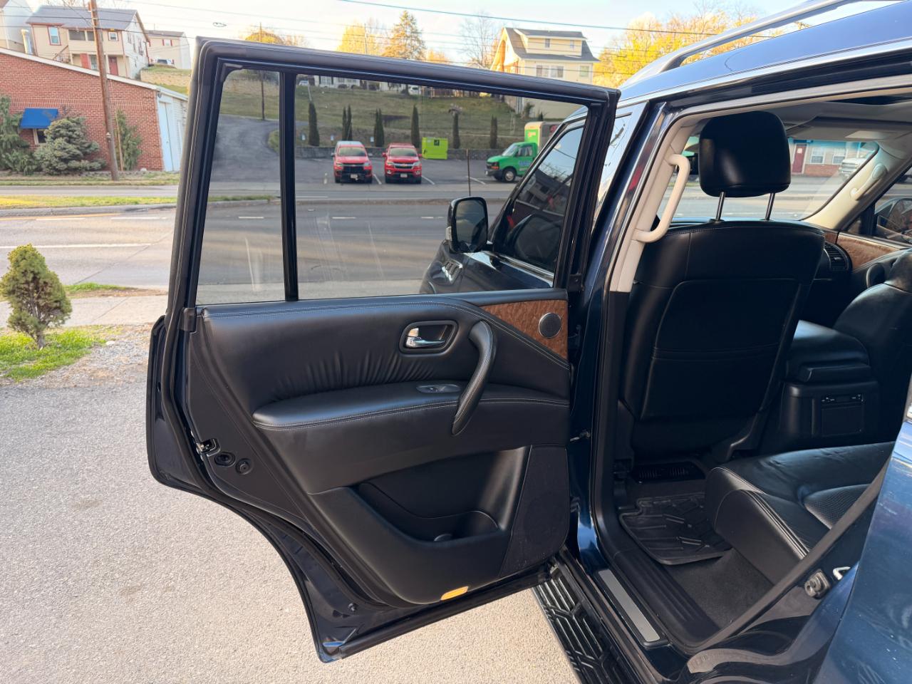 Infiniti QX80 AWD 2017