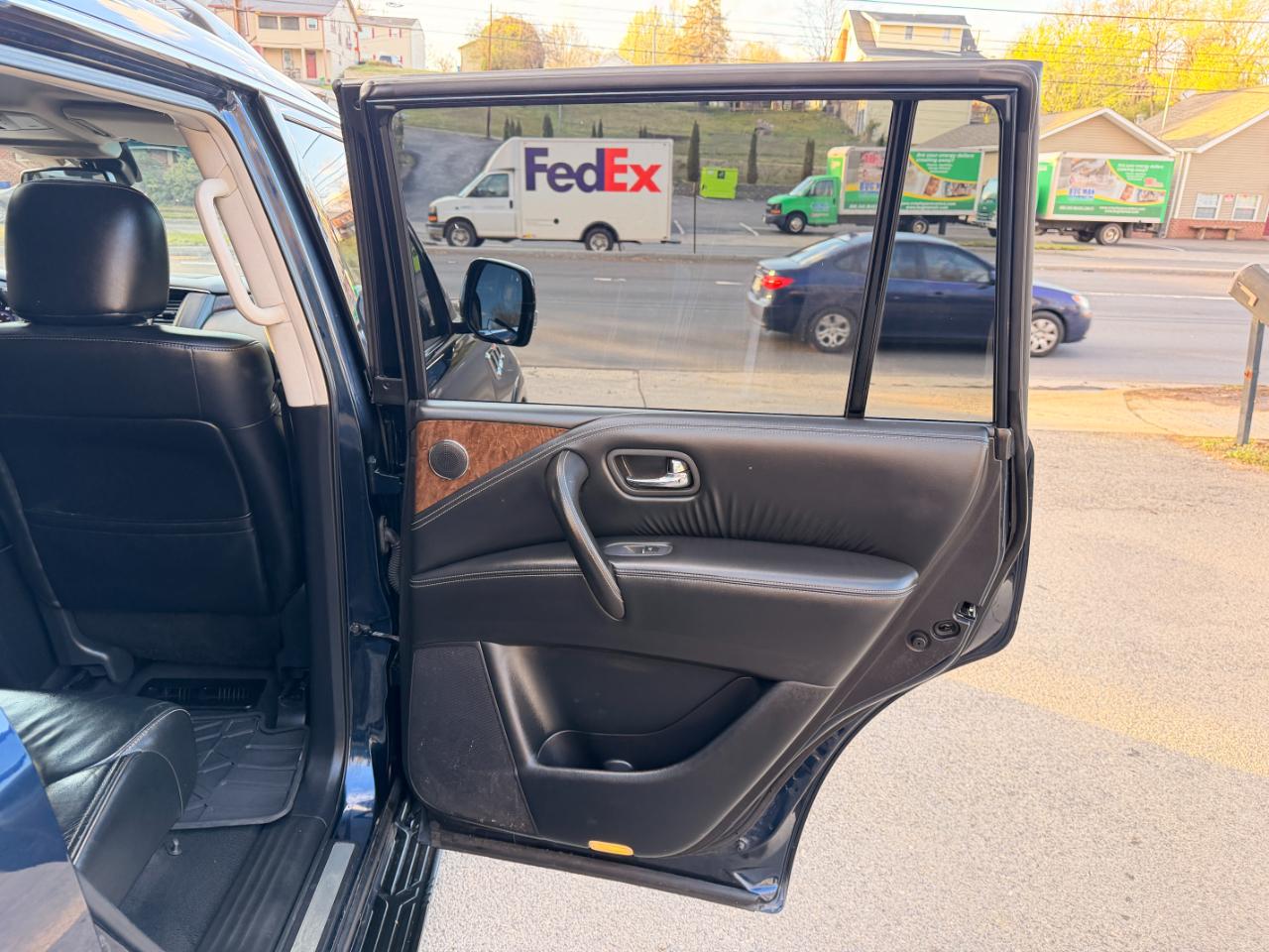 Infiniti QX80 AWD 2017