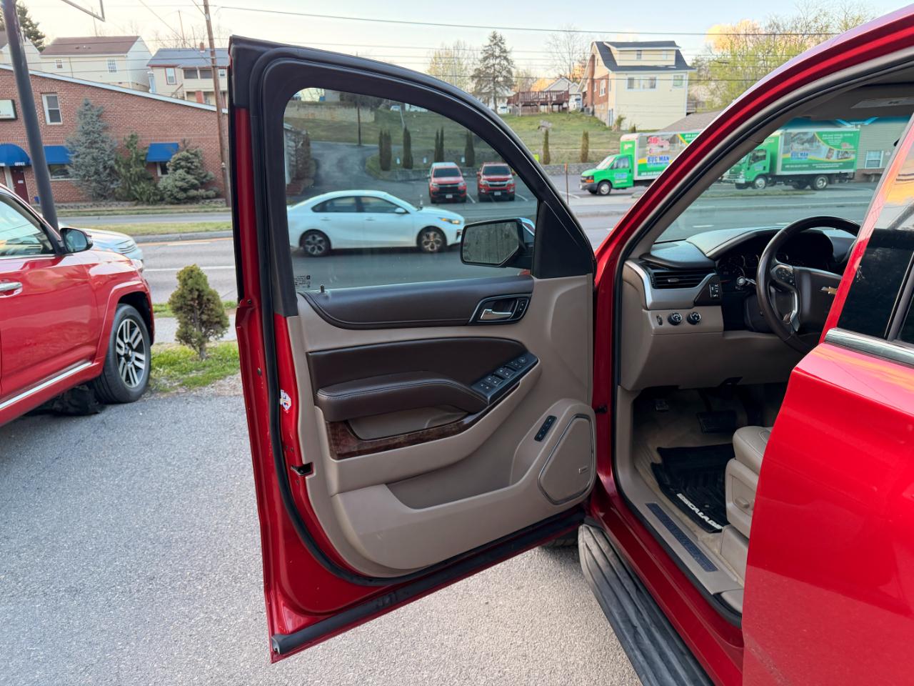 Chevrolet Tahoe 4WD 4dr LT 2015