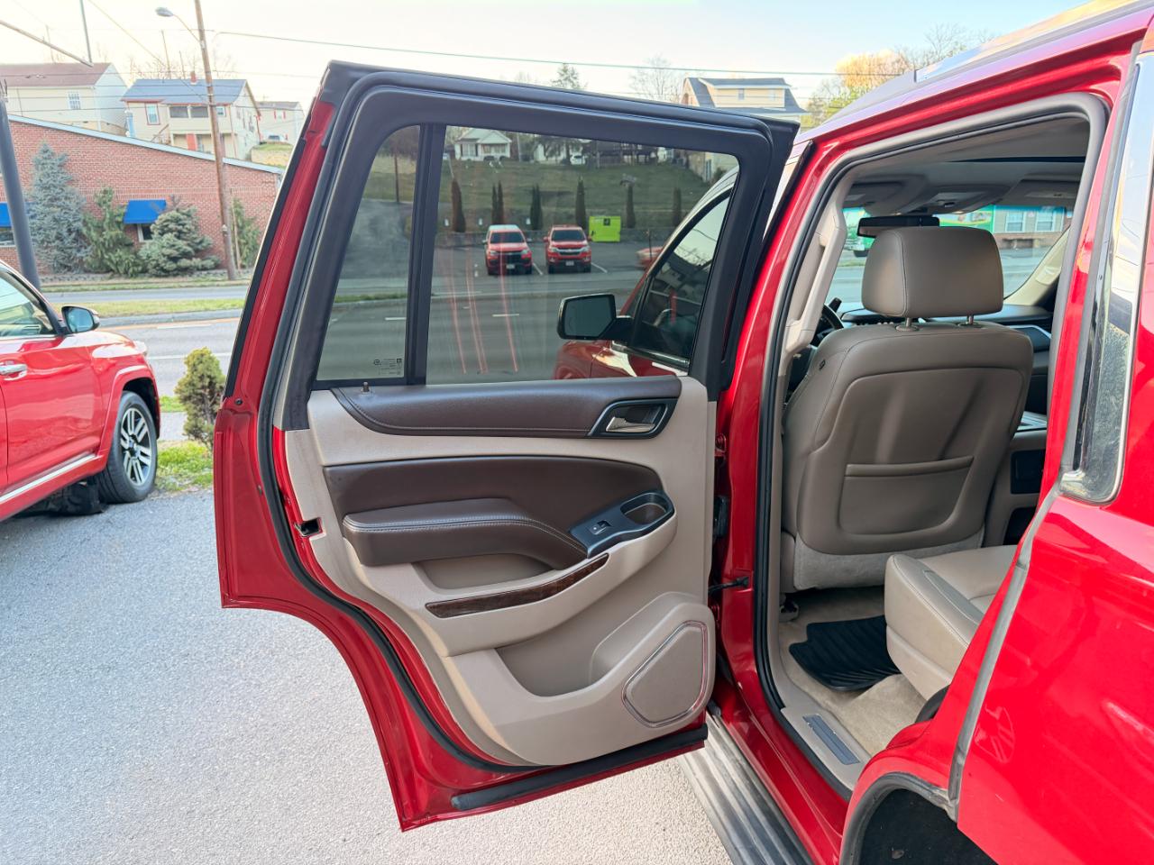 Chevrolet Tahoe 4WD 4dr LT 2015