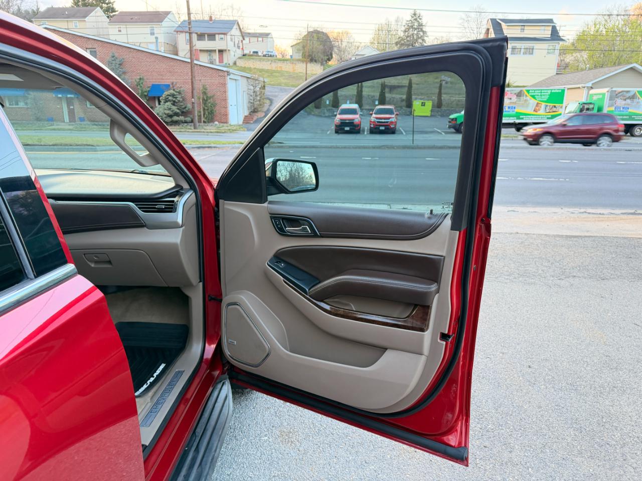 Chevrolet Tahoe 4WD 4dr LT 2015