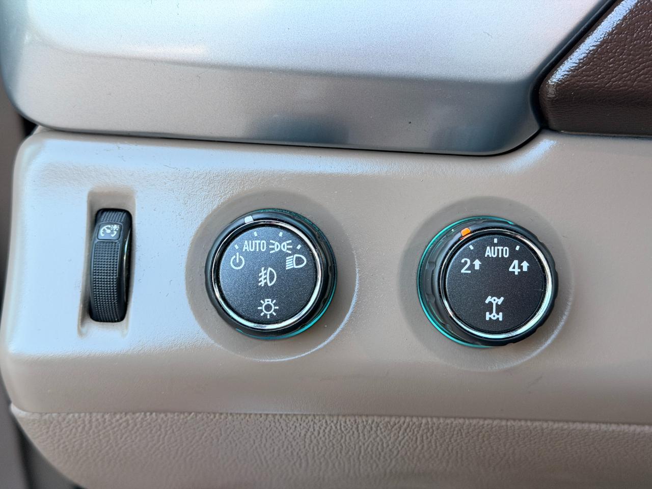 Chevrolet Tahoe 4WD 4dr LT 2015