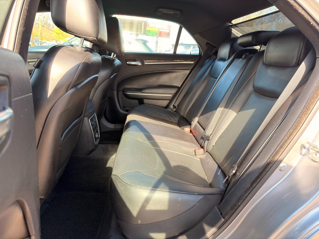 Chrysler 300 4dr Sdn 300C RWD 2014