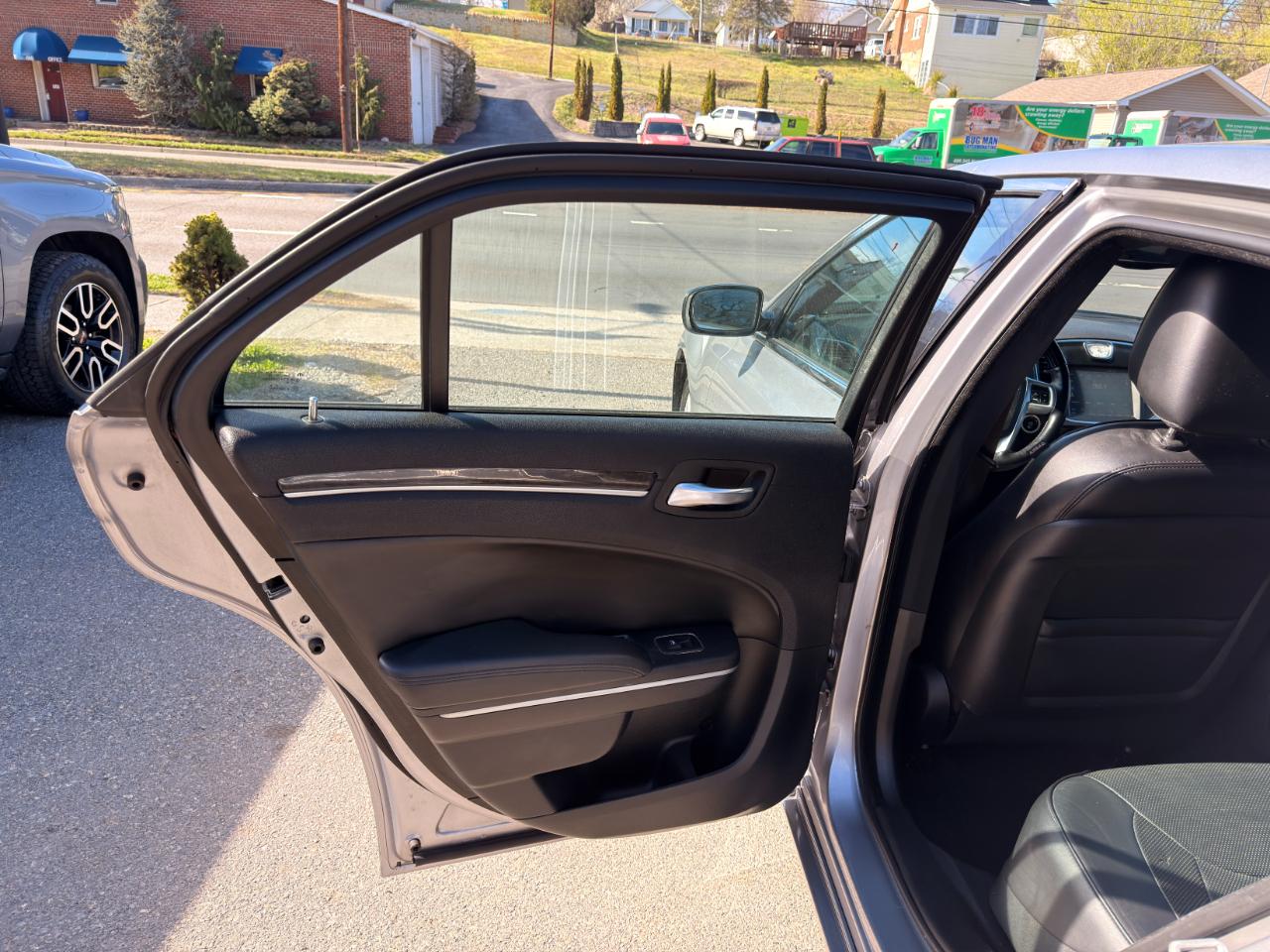 Chrysler 300 4dr Sdn 300C RWD 2014