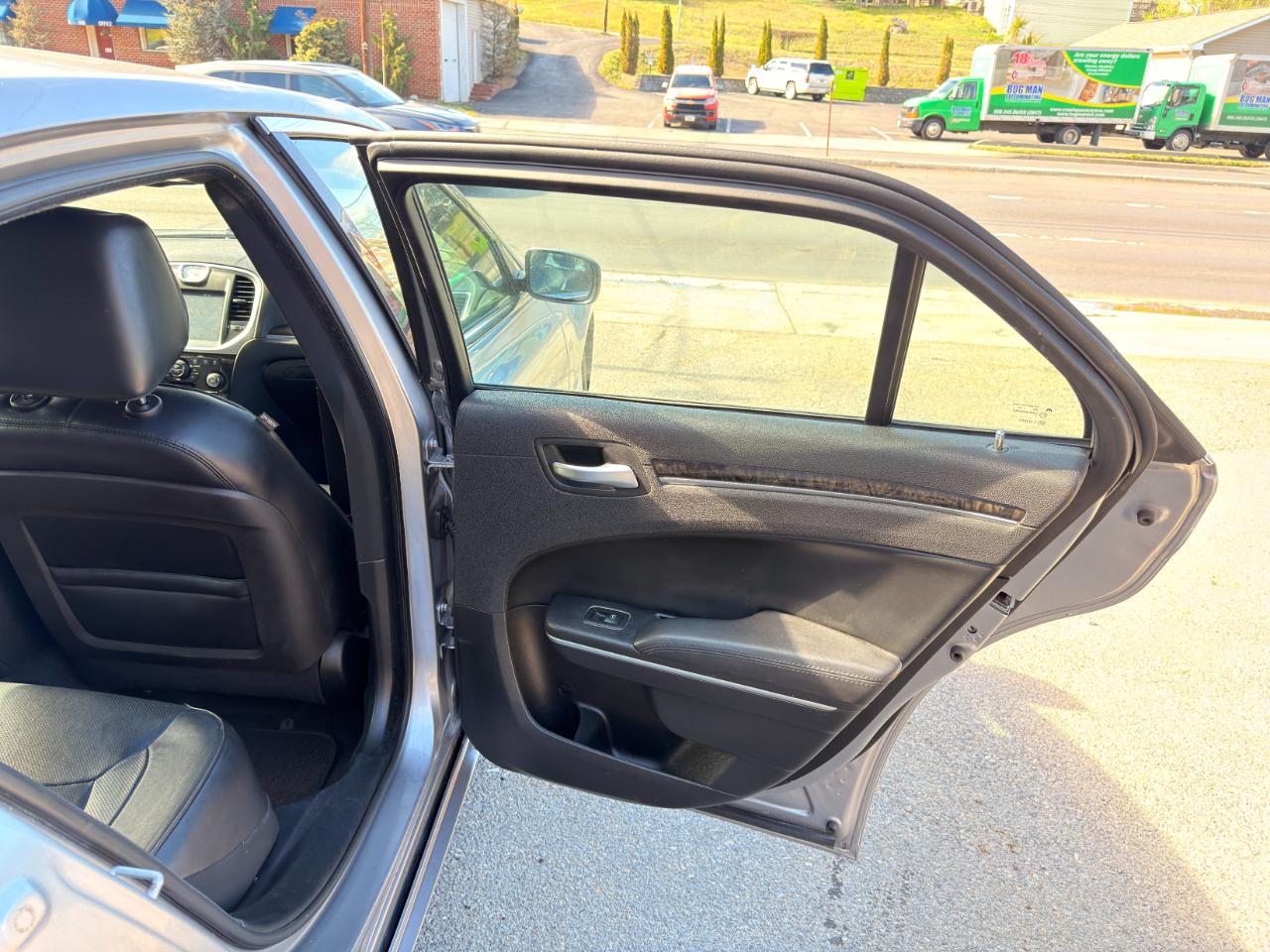 Chrysler 300 4dr Sdn 300C RWD 2014