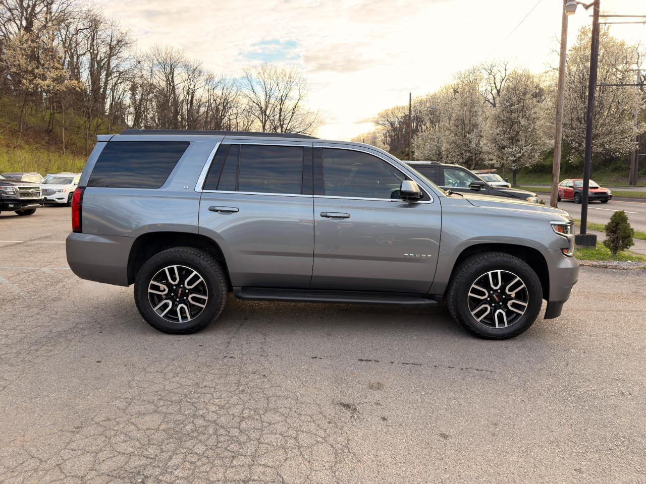 Chevrolet Tahoe 4WD 4dr LT 2019