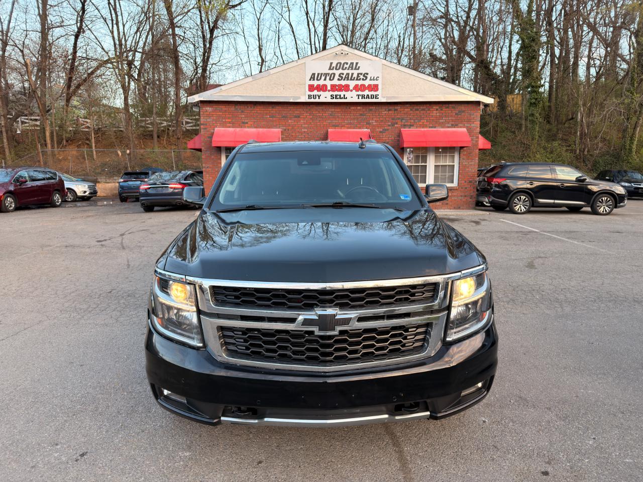 Chevrolet Suburban 4WD 4dr 1500 LT 2017