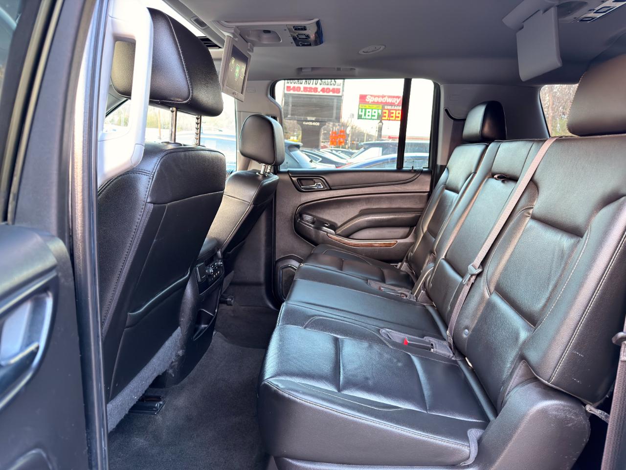 Chevrolet Suburban 4WD 4dr 1500 LT 2017