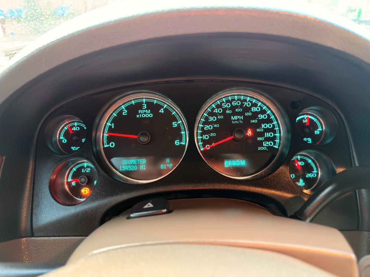 Chevrolet Suburban 4WD 4dr 1500 LT 2012