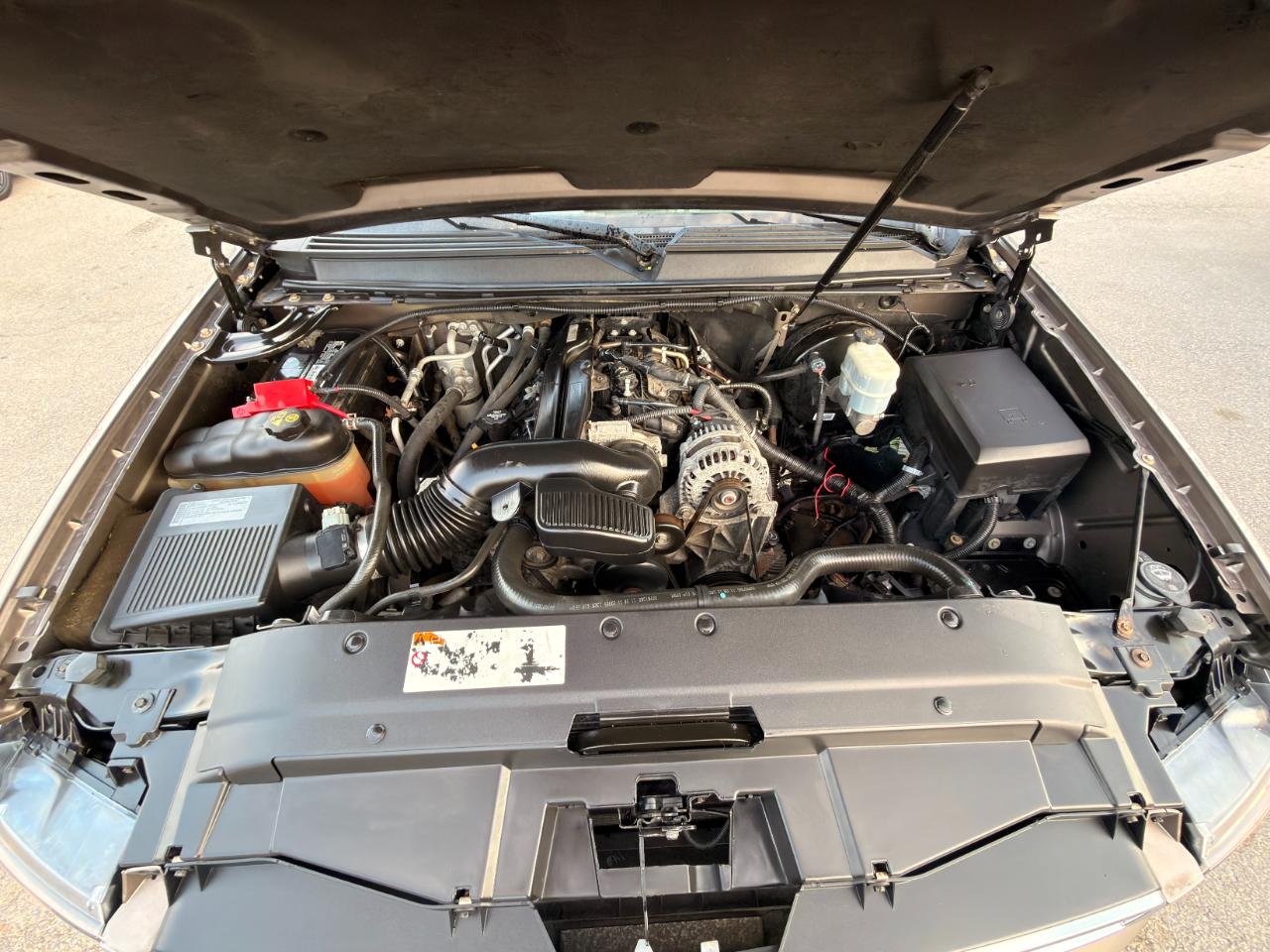 Chevrolet Suburban 4WD 4dr 1500 LT 2012