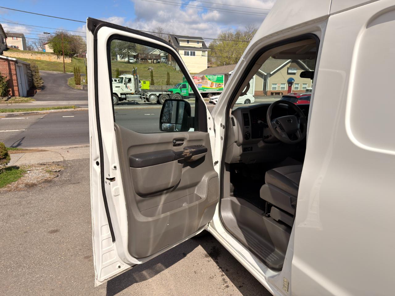 Nissan NV Cargo NV2500 HD High Roof V6 SV 2019