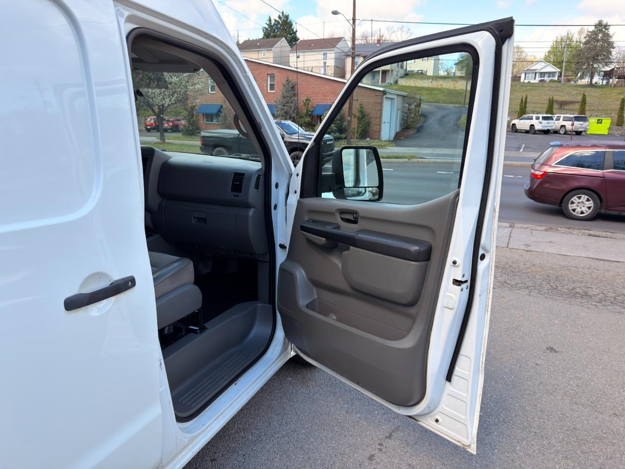 Nissan NV Cargo NV2500 HD High Roof V6 SV 2019