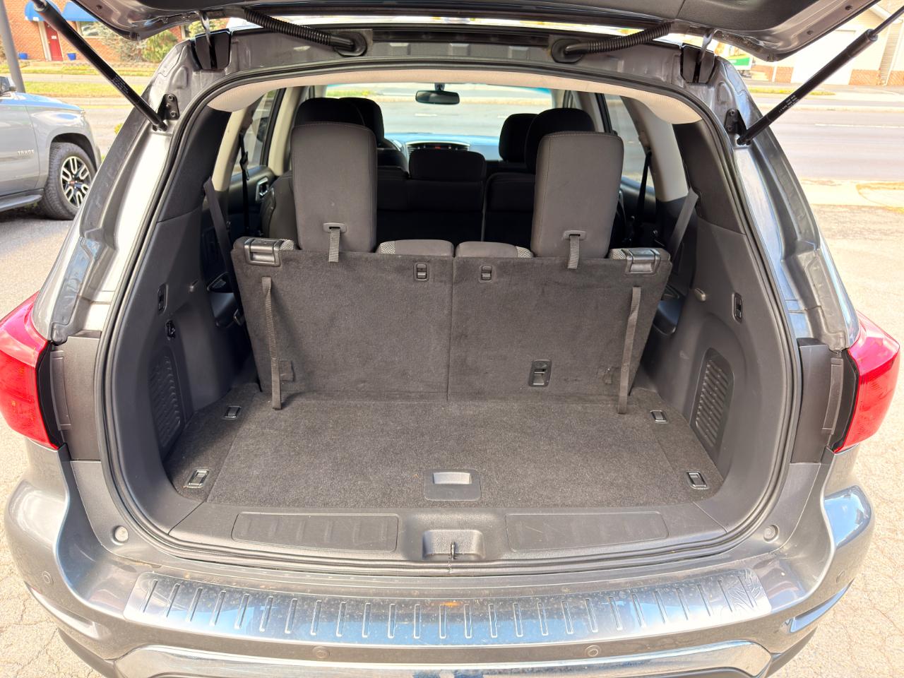 Nissan Pathfinder 4x4 SV 2017