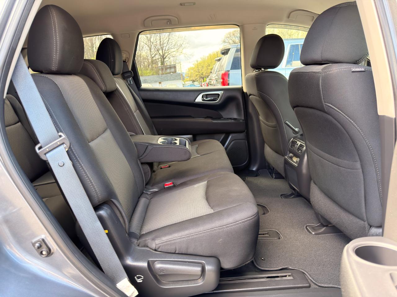 Nissan Pathfinder 4x4 SV 2017