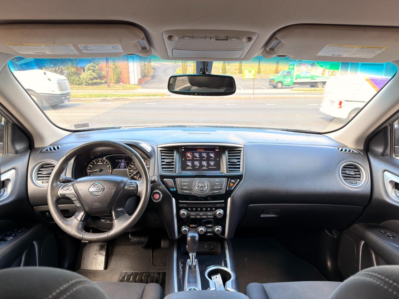 Nissan Pathfinder 4x4 SV 2017