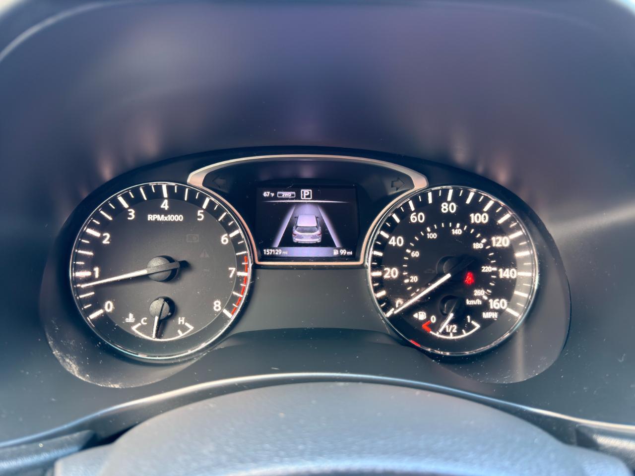 Nissan Pathfinder 4x4 SV 2017