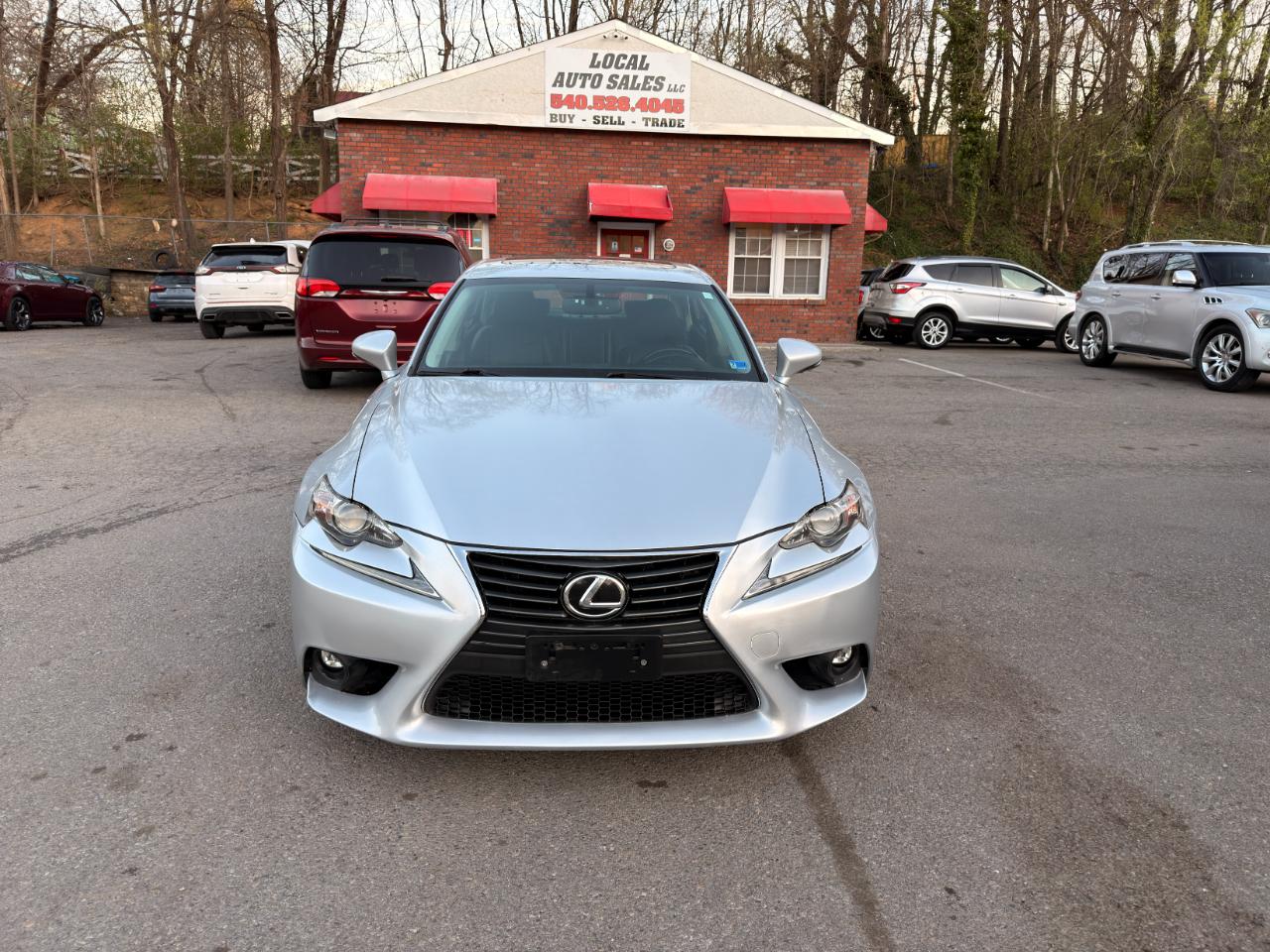 Lexus IS 300 4dr Sdn AWD 2016