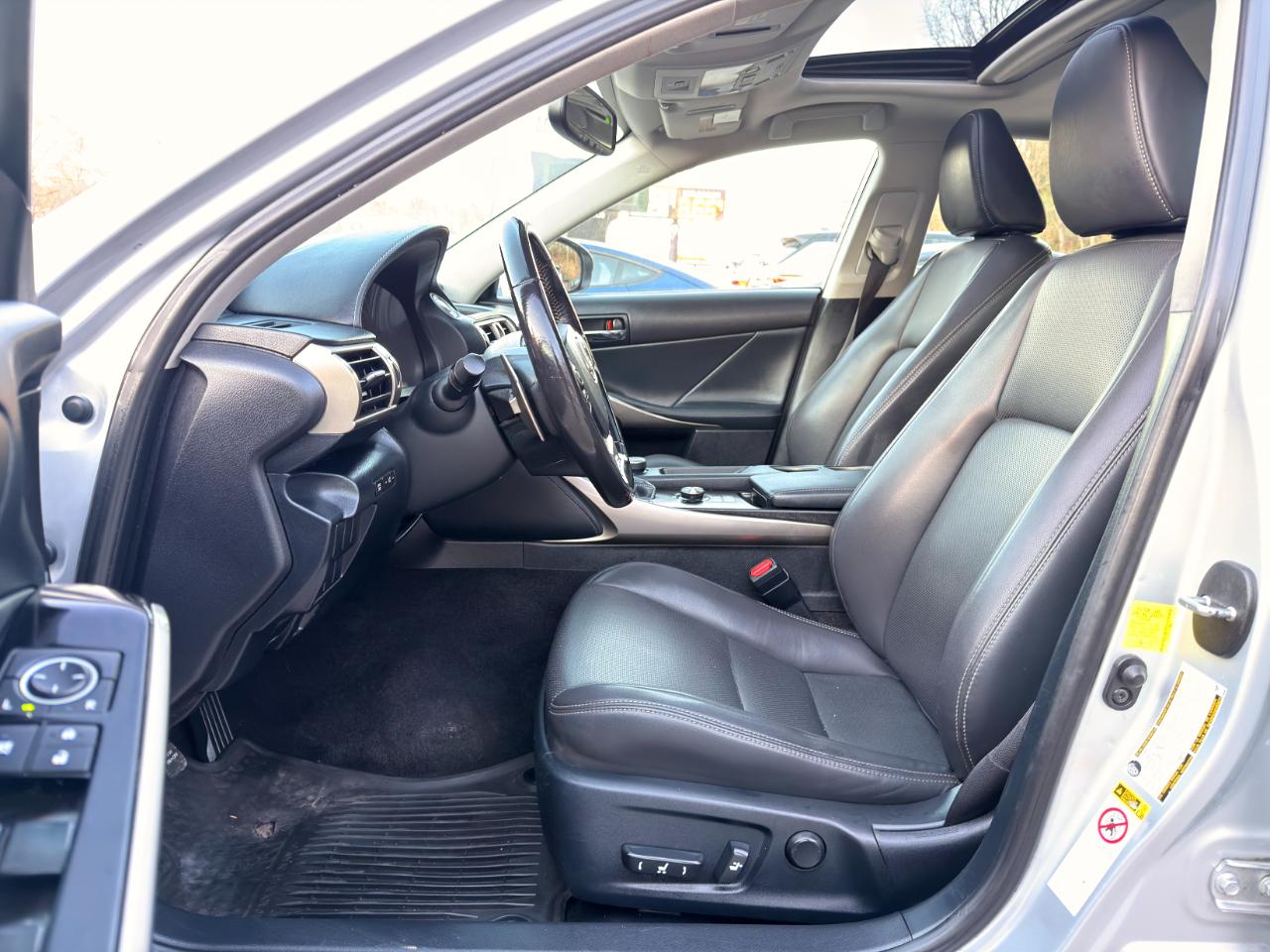 Lexus IS 300 4dr Sdn AWD 2016