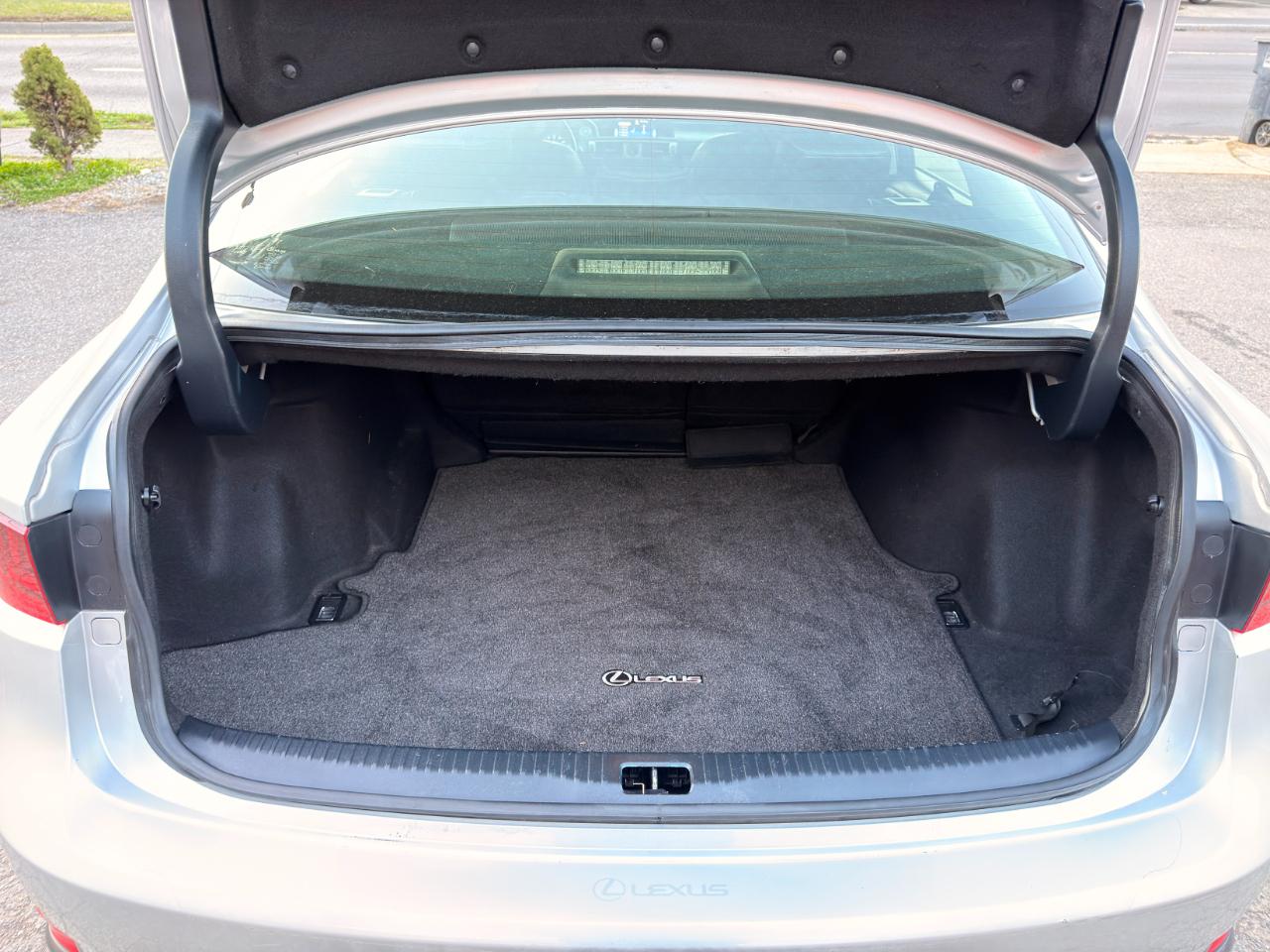 Lexus IS 300 4dr Sdn AWD 2016