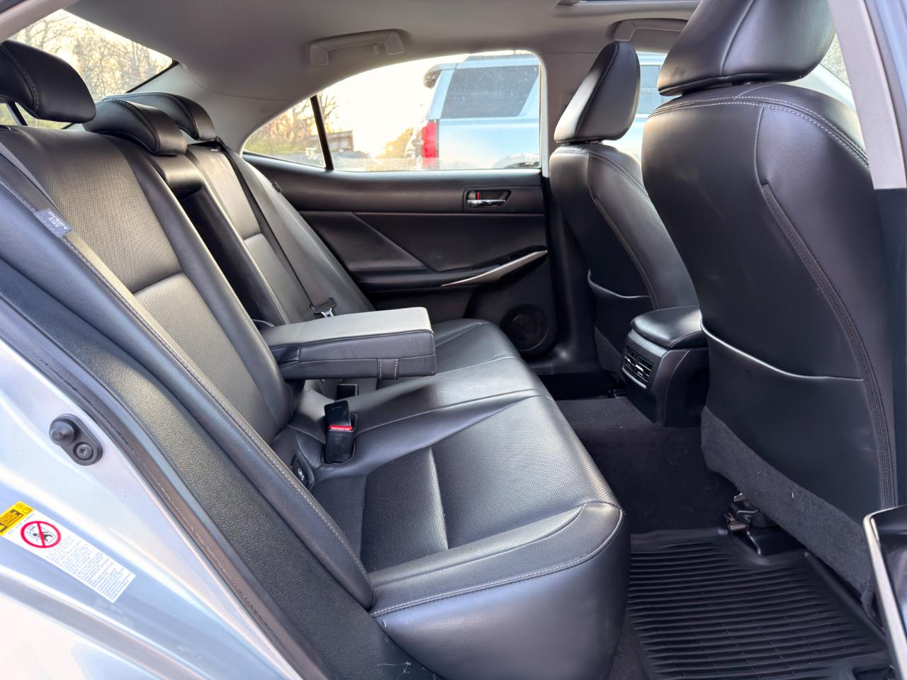 Lexus IS 300 4dr Sdn AWD 2016