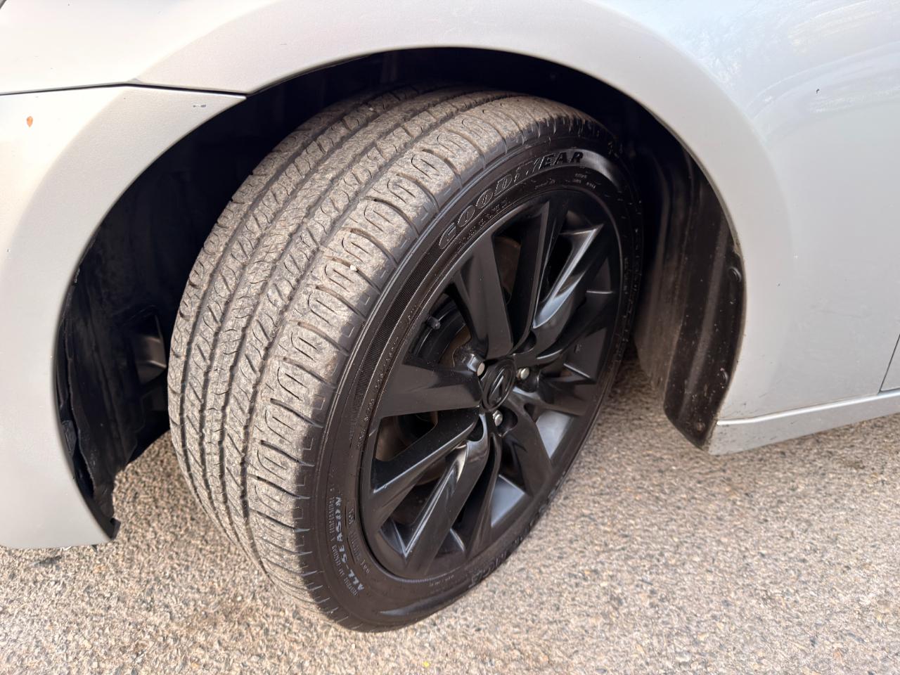 Lexus IS 300 4dr Sdn AWD 2016