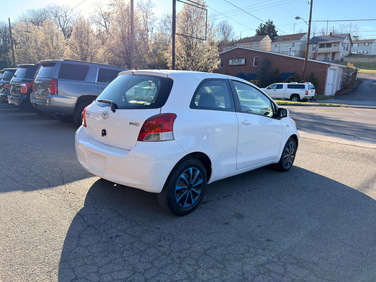 Toyota Yaris 3dr Liftback Man (Natl) 2011