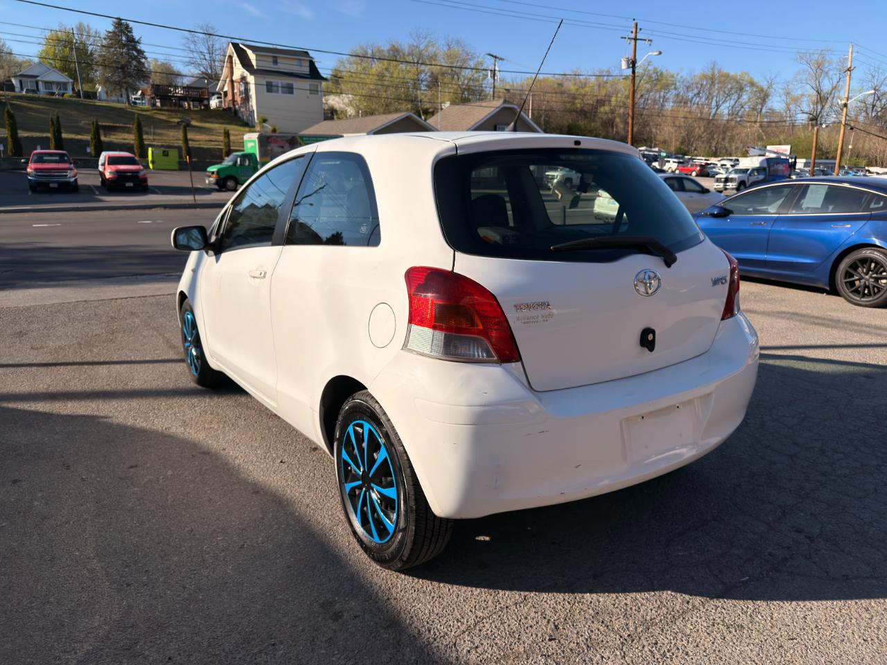 Toyota Yaris 3dr Liftback Man (Natl) 2011