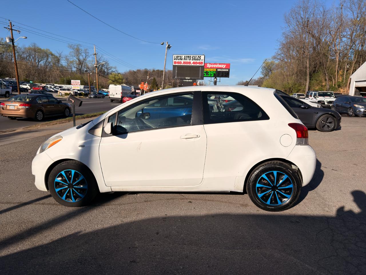 Toyota Yaris 3dr Liftback Man (Natl) 2011