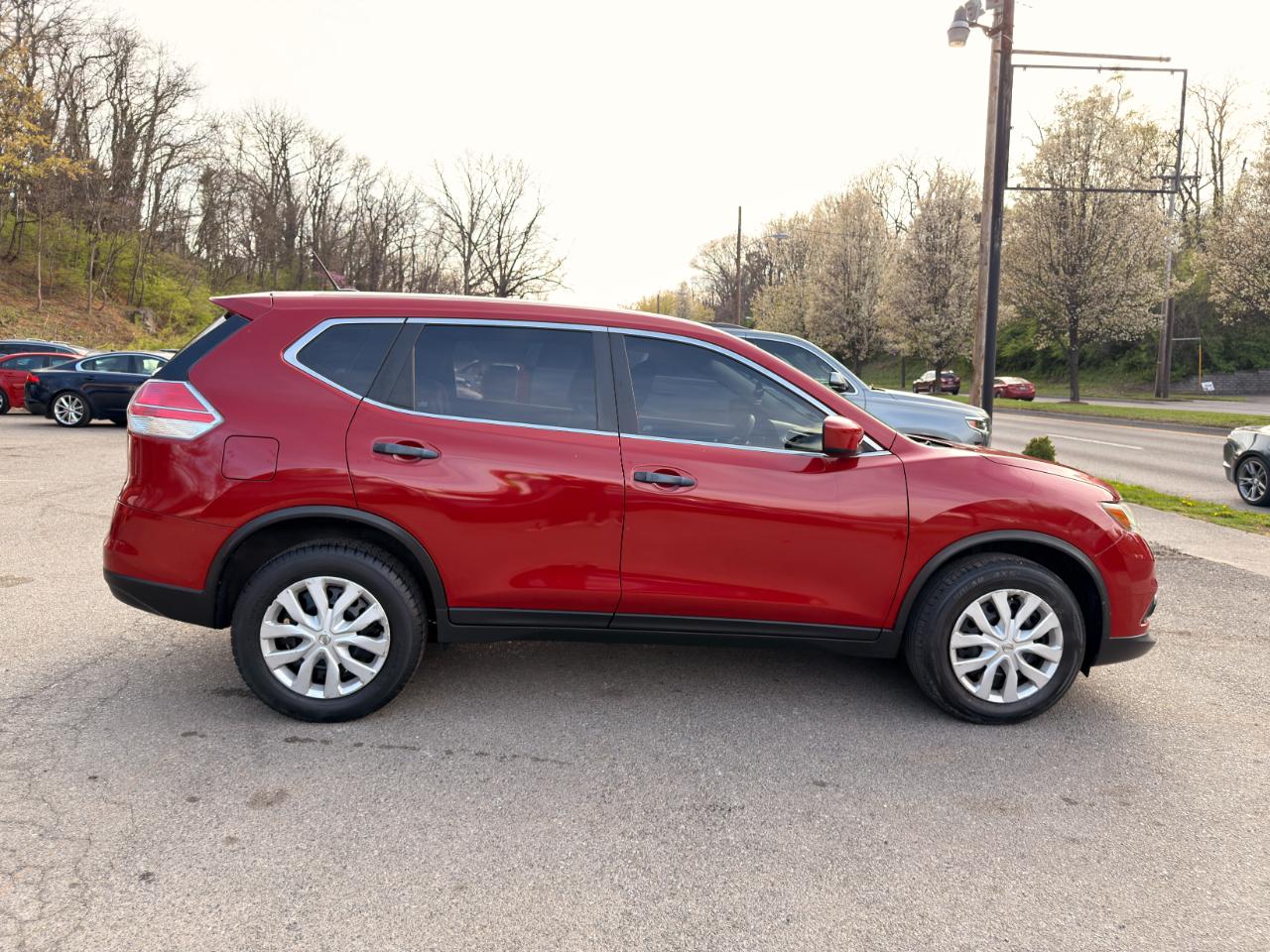 Nissan Rogue AWD 4dr SV 2016