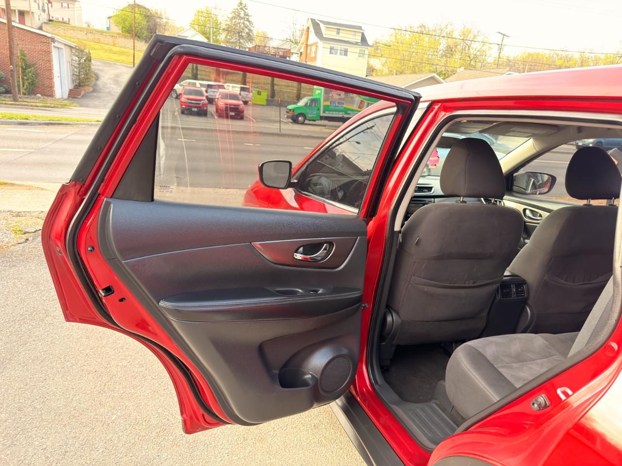 Nissan Rogue AWD 4dr SV 2016