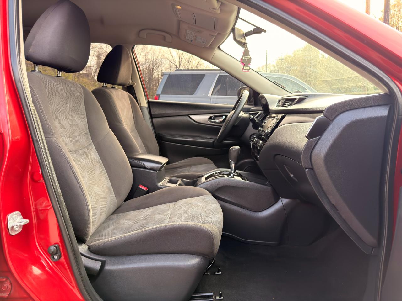 Nissan Rogue AWD 4dr SV 2016