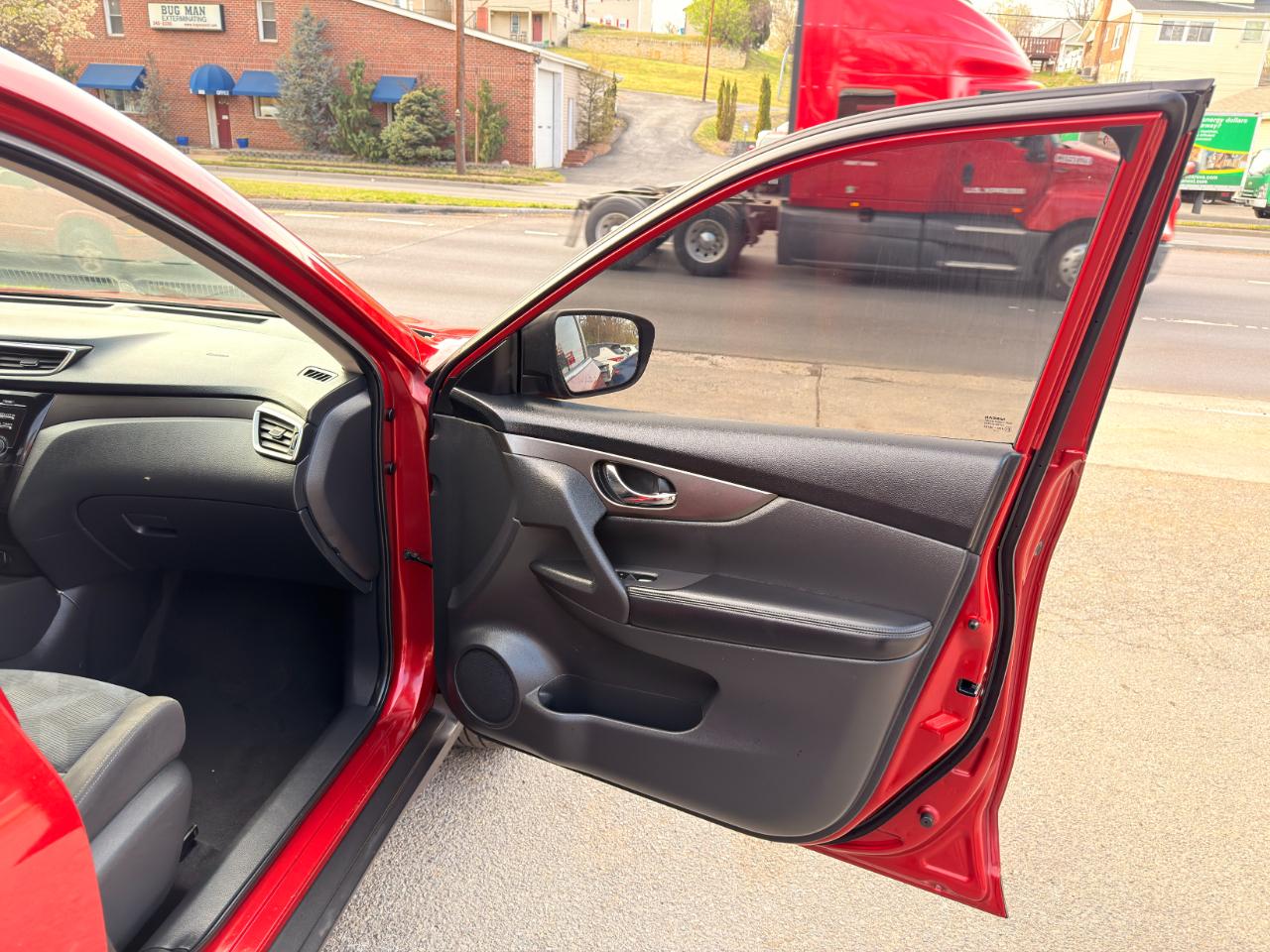 Nissan Rogue AWD 4dr SV 2016