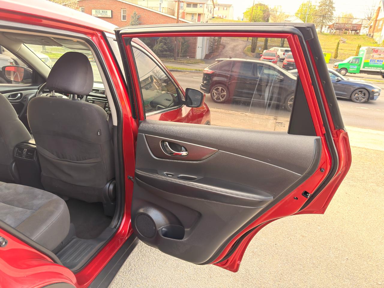 Nissan Rogue AWD 4dr SV 2016