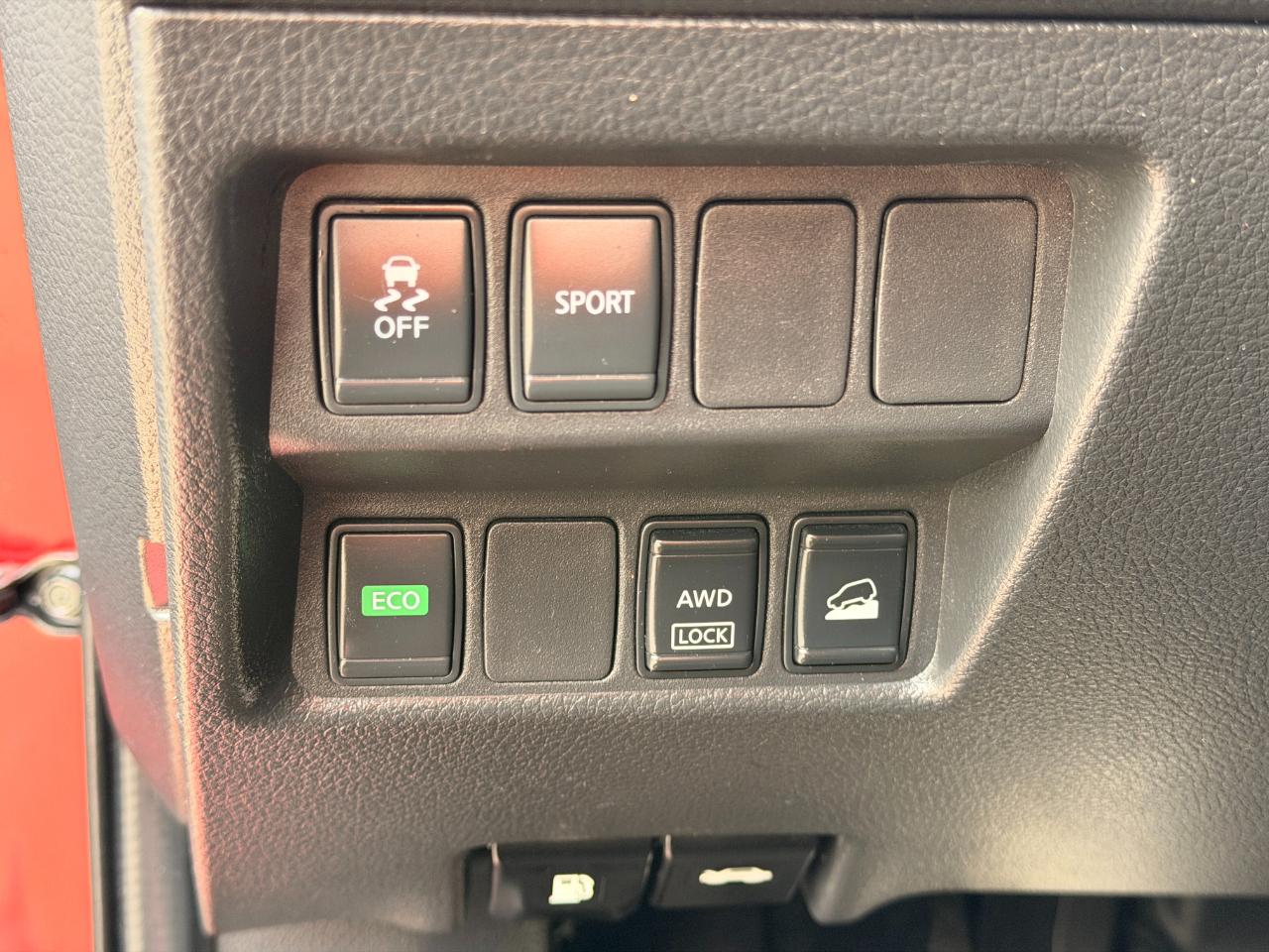 Nissan Rogue AWD 4dr SV 2016