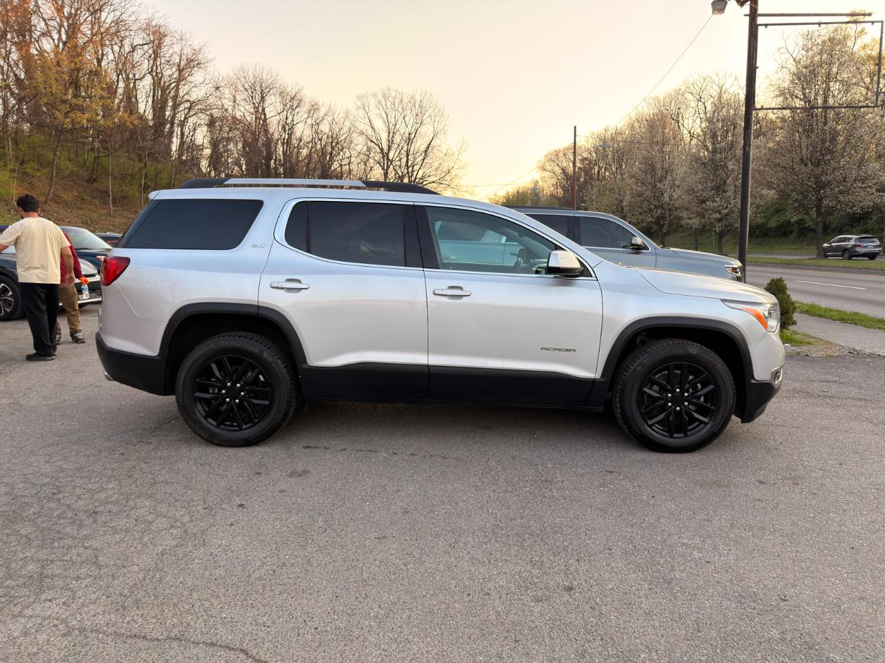 GMC Acadia AWD 4dr SLT w/SLT-1 2019