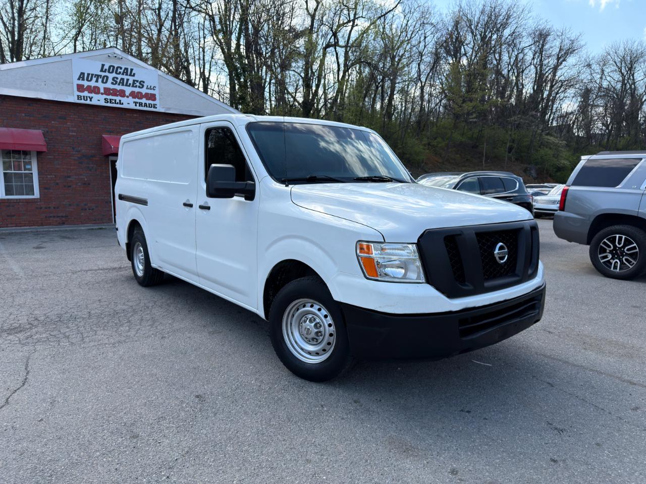 Nissan NV Standard Roof 1500 V6 S 2012