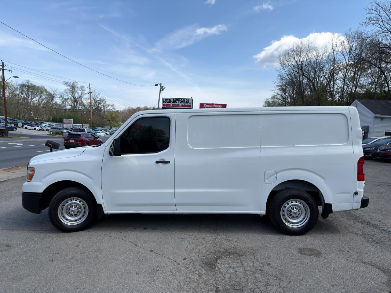 Nissan NV Standard Roof 1500 V6 S 2012