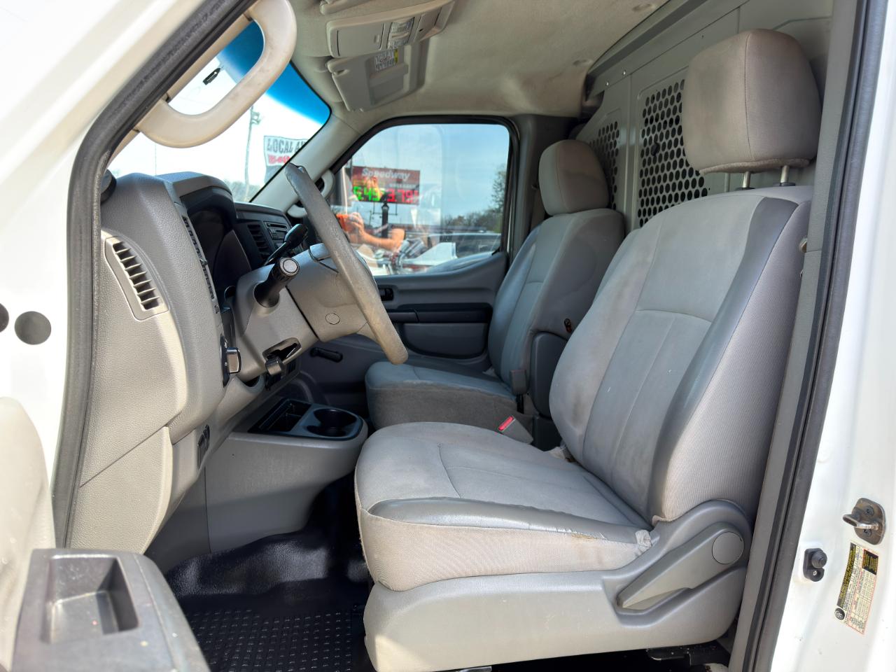 Nissan NV Standard Roof 1500 V6 S 2012