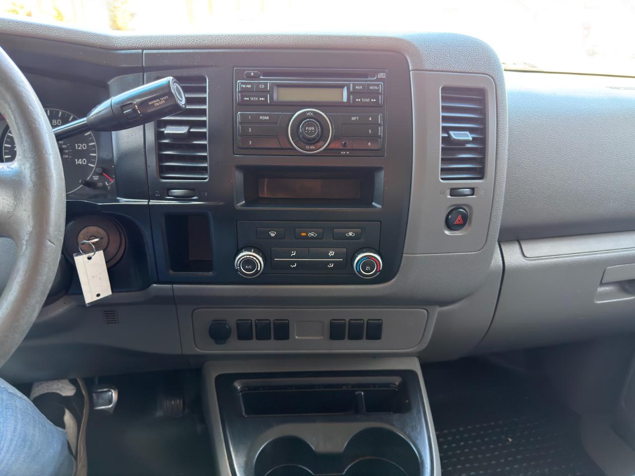 Nissan NV Standard Roof 1500 V6 S 2012