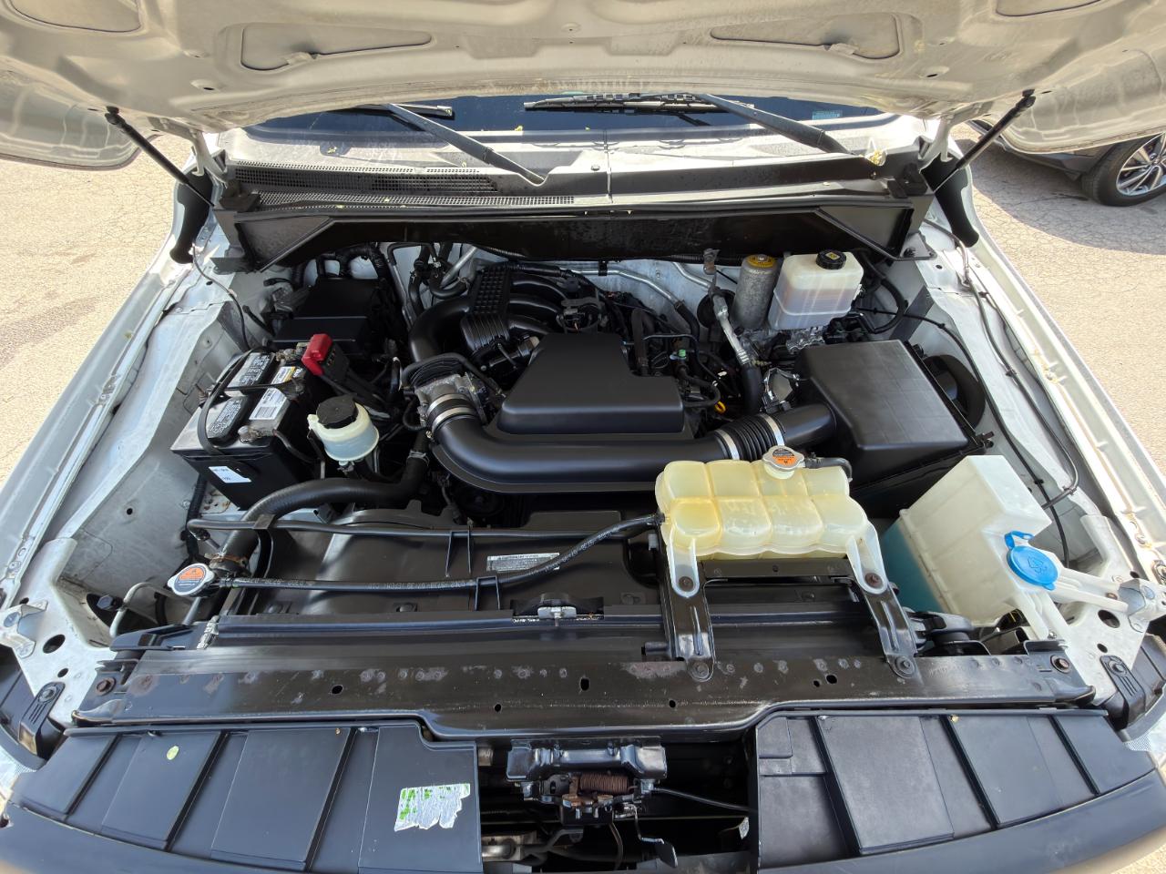 Nissan NV Standard Roof 1500 V6 S 2012