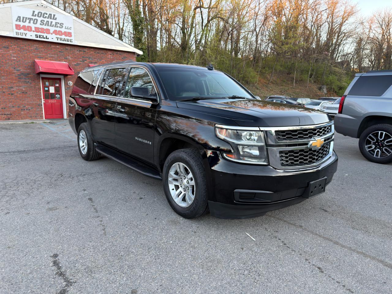 Chevrolet Suburban 4WD 4dr 1500 LT 2019