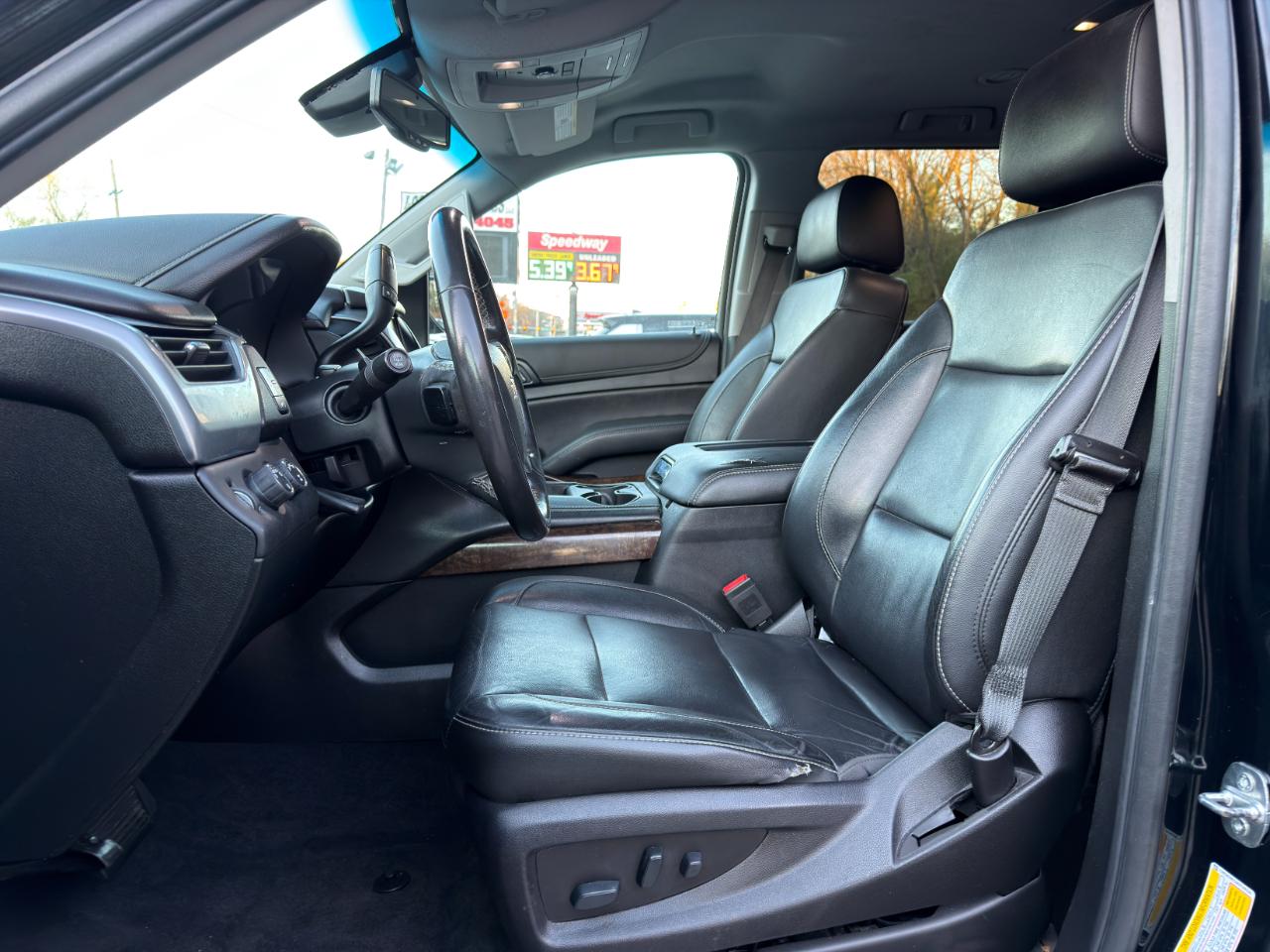 Chevrolet Suburban 4WD 4dr 1500 LT 2019