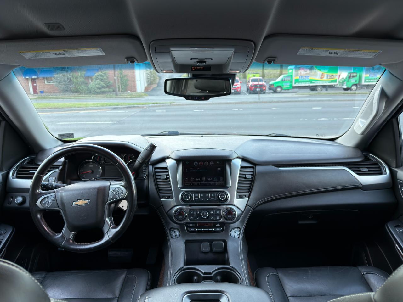 Chevrolet Suburban 4WD 4dr 1500 LT 2019