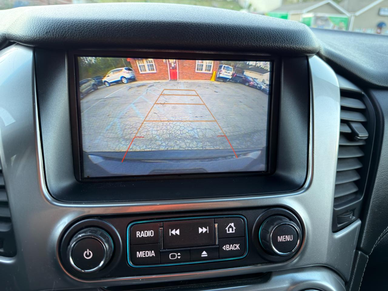 Chevrolet Suburban 4WD 4dr 1500 LT 2019