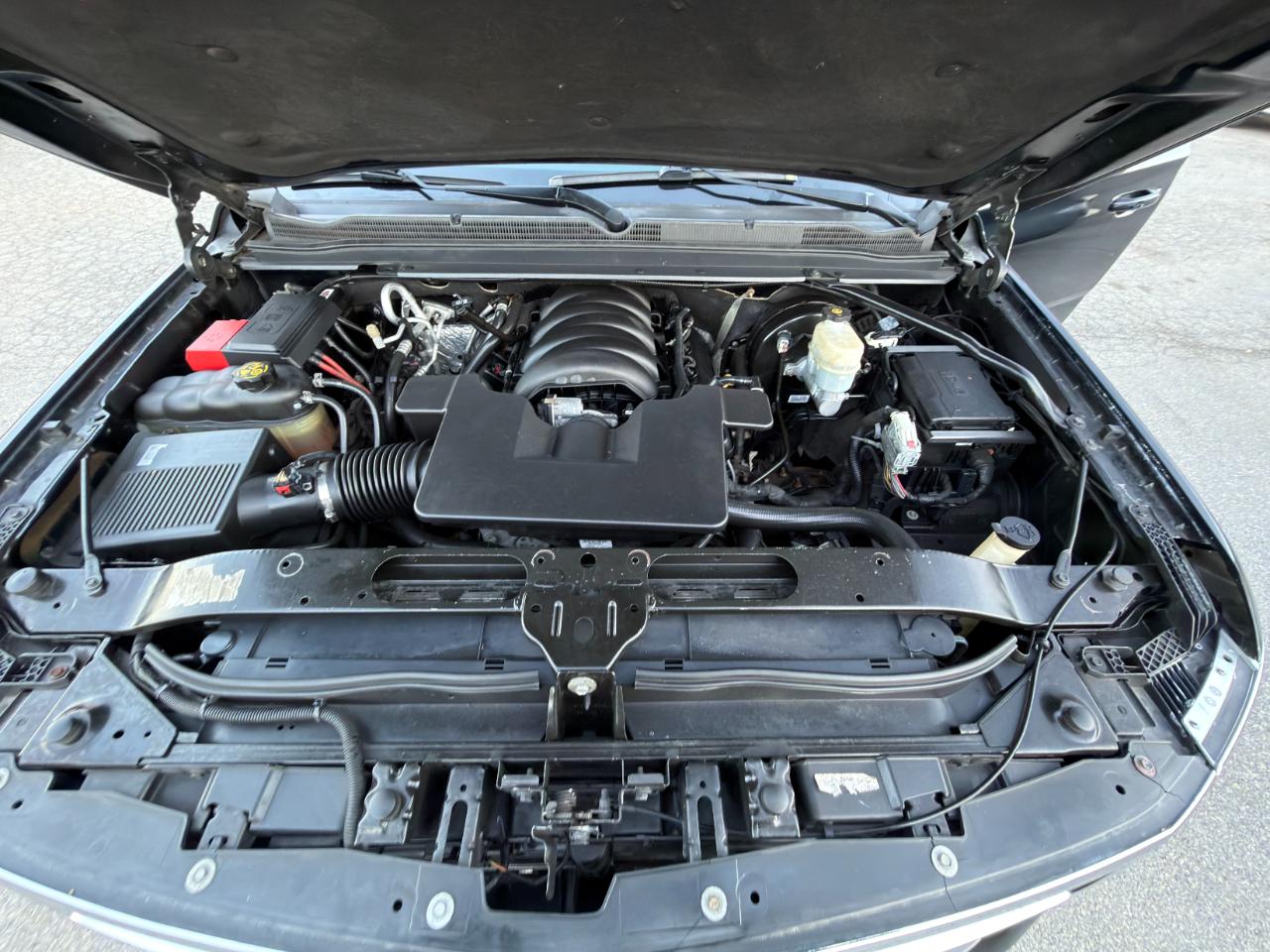 Chevrolet Suburban 4WD 4dr 1500 LT 2019