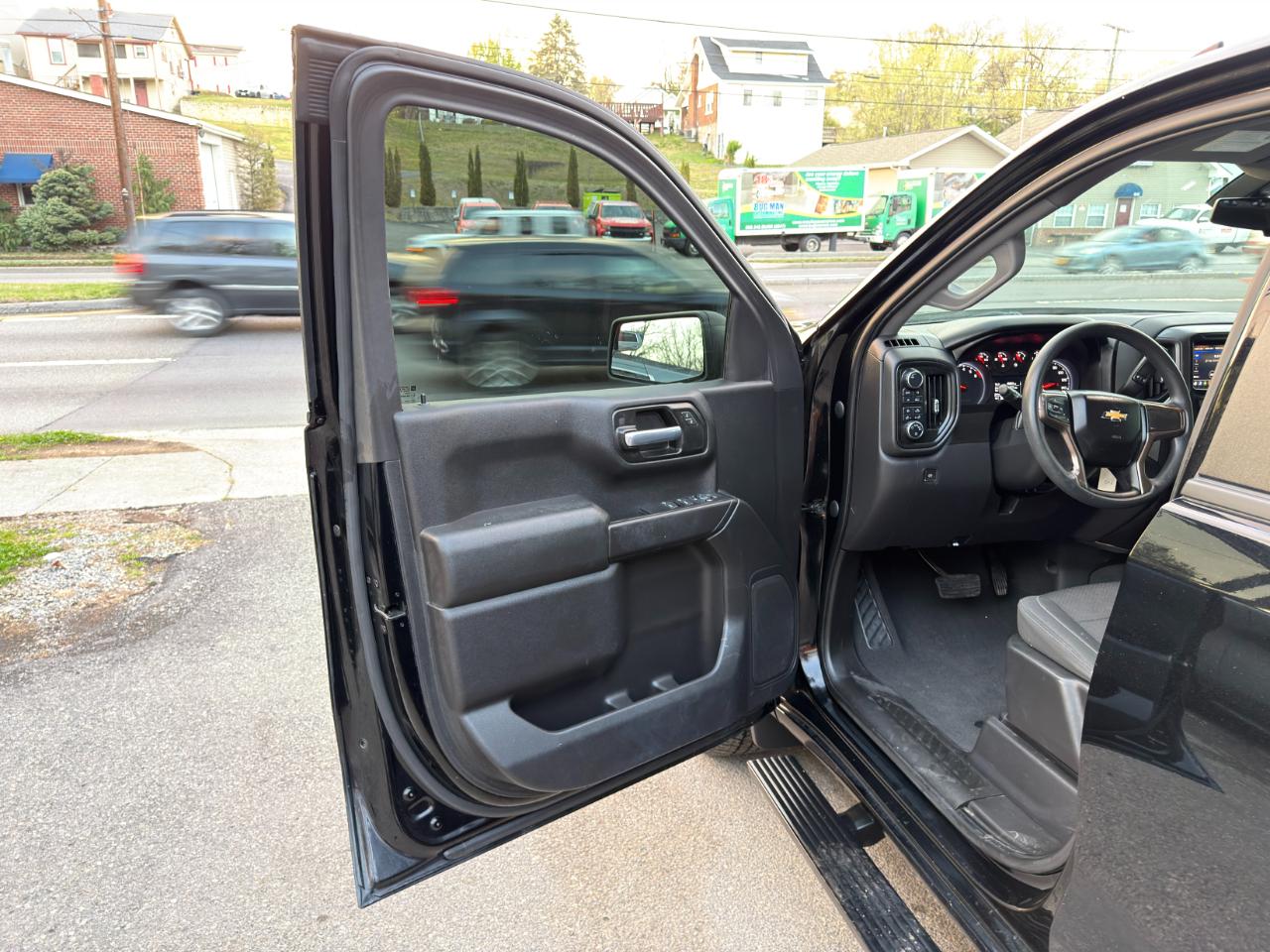 Chevrolet Silverado 1500 4WD Crew Cab 147" Custom 2021