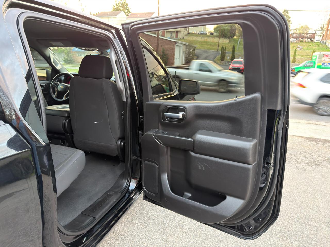 Chevrolet Silverado 1500 4WD Crew Cab 147" Custom 2021