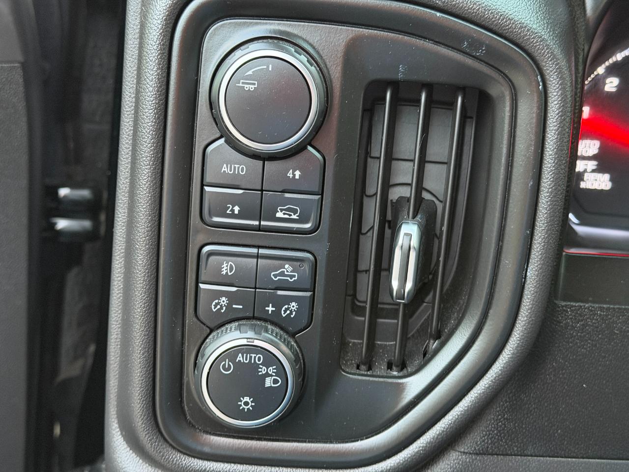 Chevrolet Silverado 1500 4WD Crew Cab 147" Custom 2021