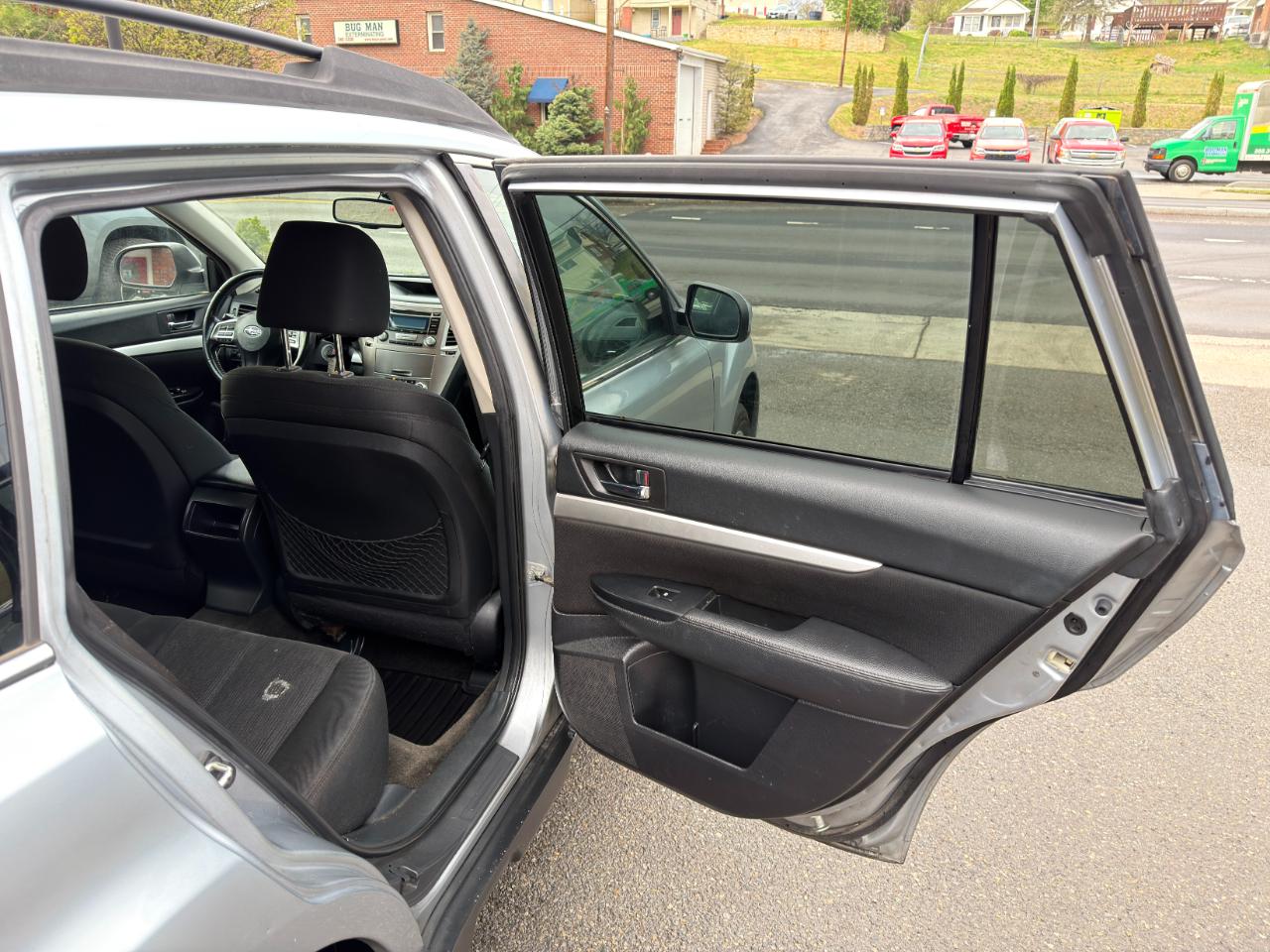 Subaru Outback 4dr Wgn H4 Auto 2.5i Premium 2013